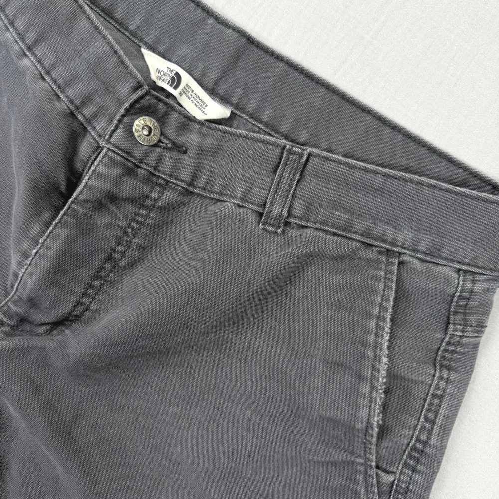 North Face Men Grey Canvas Cargo Shorts Sz 36 10